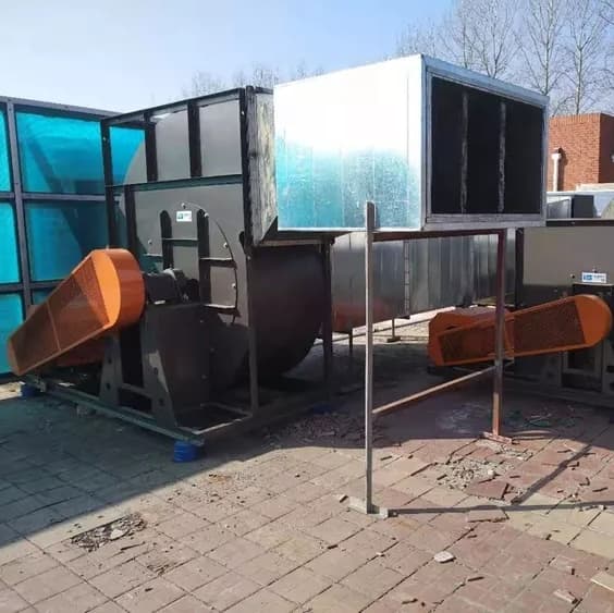 油煙凈化專(zhuān)用風(fēng)機(jī) 改造后2 油煙凈化專(zhuān)用風(fēng)機(jī) 改造后2